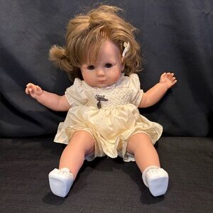 1980s zapf creation doll 20” sleeping eyes auburn hair READ DESCRIPTION